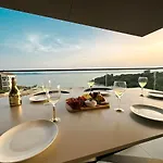 Luxury Amber - With Jacuzzi Kožino