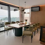 Luxury Amber - With Jacuzzi 公寓 *