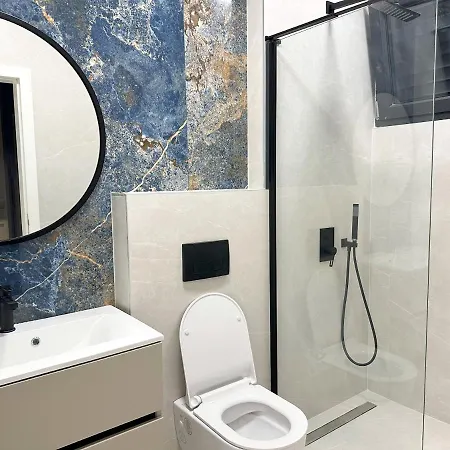 Luxury Amber - With Jacuzzi *