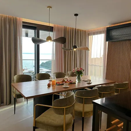 Apartment Luxury Amber - With Jacuzzi
