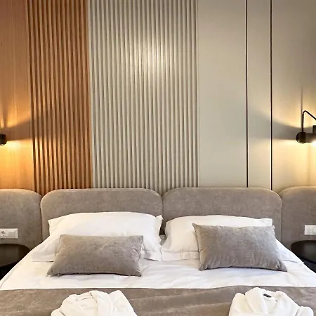 Luxury Amber - With Jacuzzi *