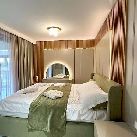 Luxury Amber - With Jacuzzi Apartment *