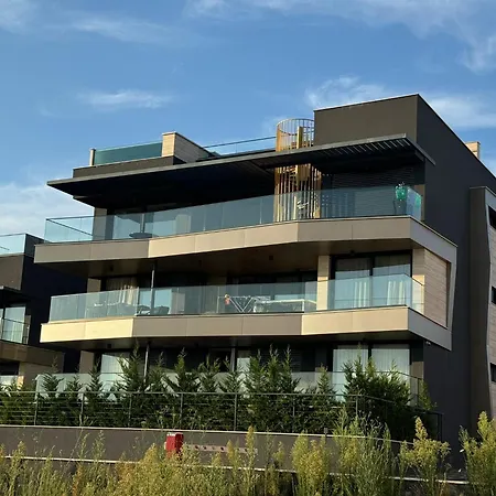 Luxury Amber - With Jacuzzi Kožino