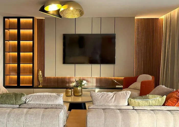 Luxury Amber - With Jacuzzi