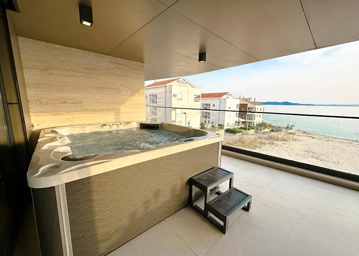 Luxury Amber - With Jacuzzi * Kožino