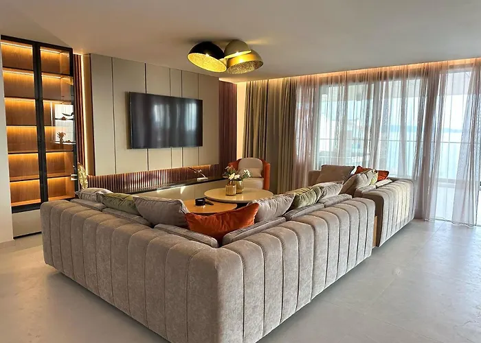 Luxury Amber - With Jacuzzi 아파트 Kožino