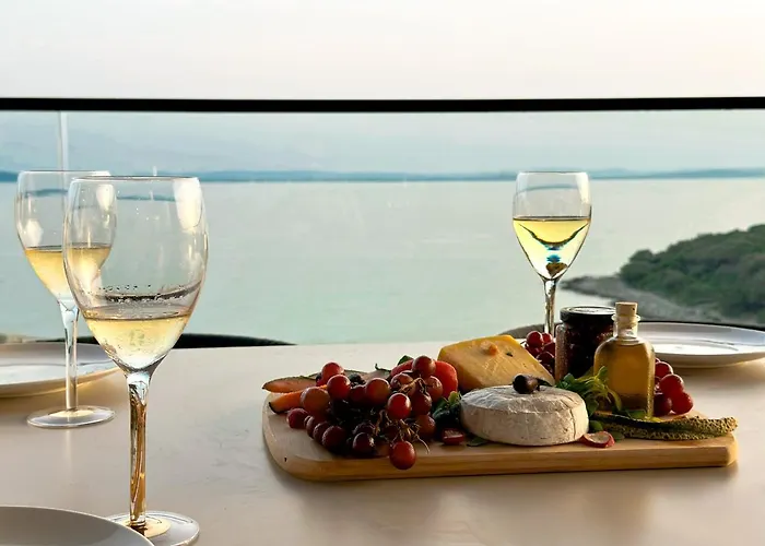 Luxury Amber - With Jacuzzi 아파트